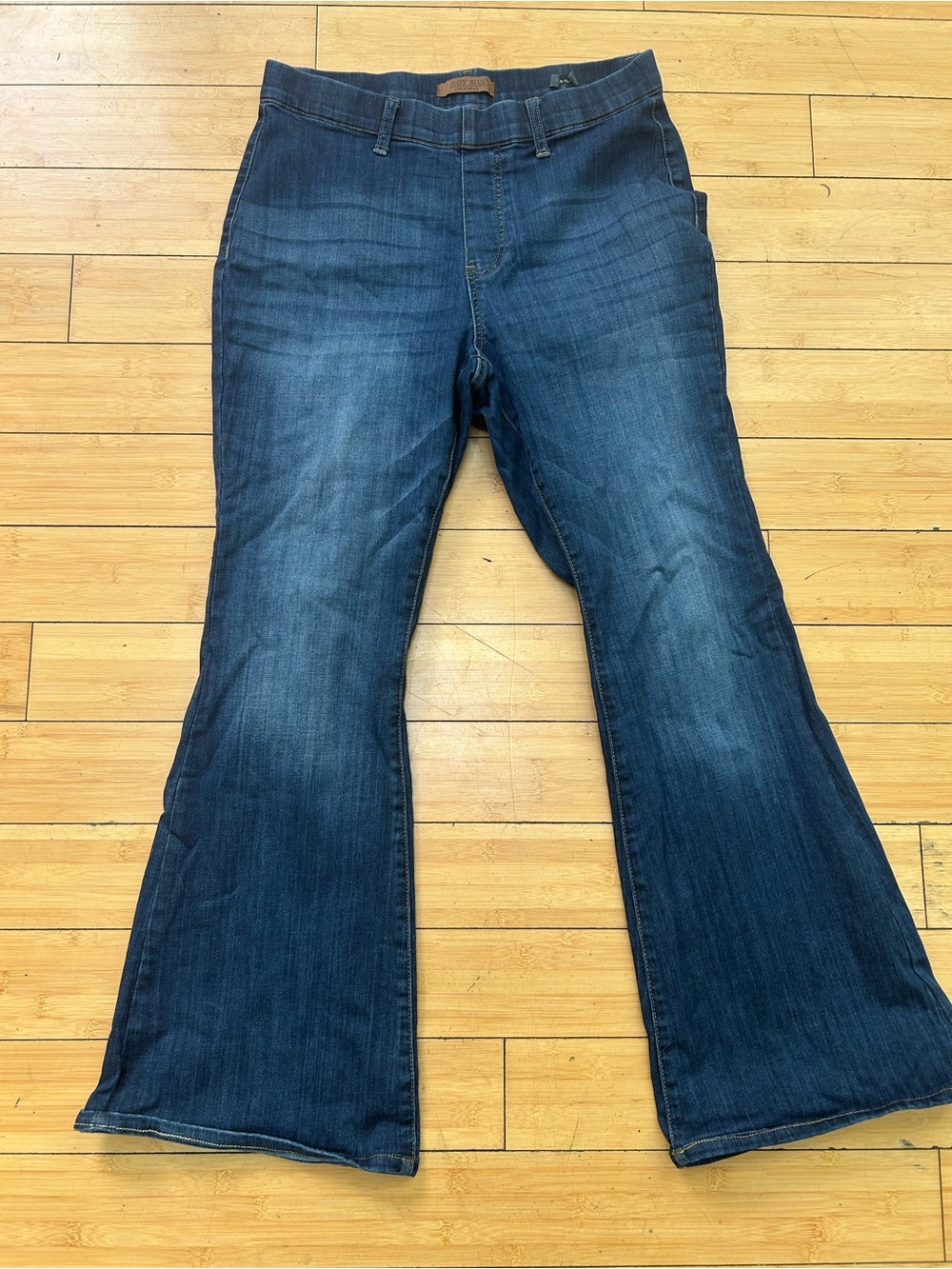 Judy Blue pull-on flare jeans in EUC